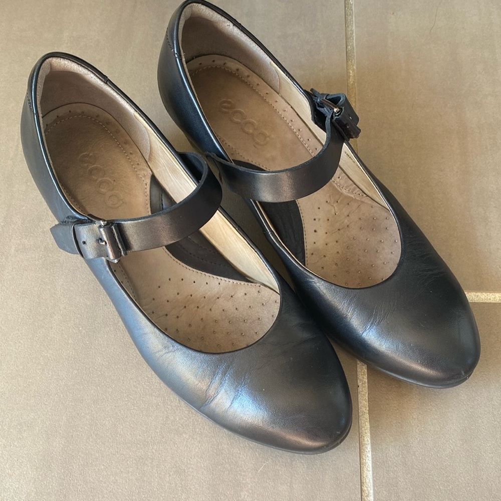 Ecco pumps size 38